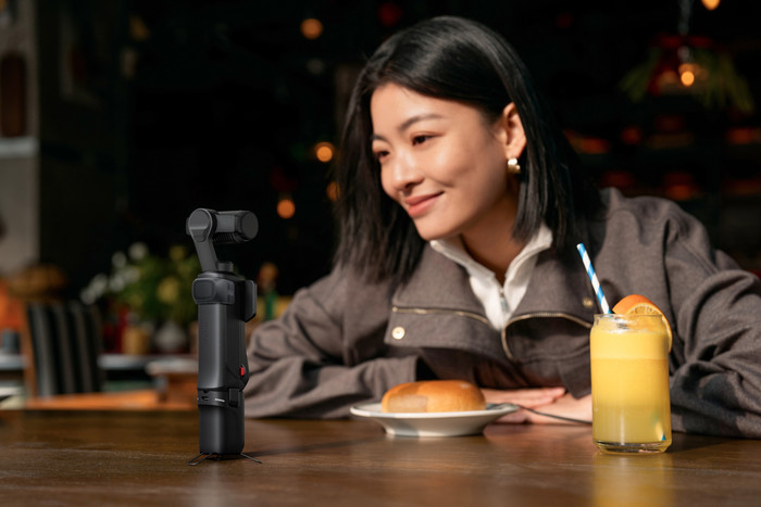 Insta360 Luna Ultra Schwarz produkt in gebrauch