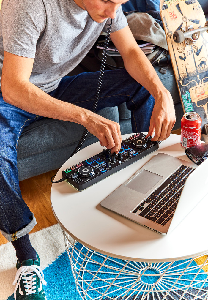 Hercules DJControl Starlight product in use