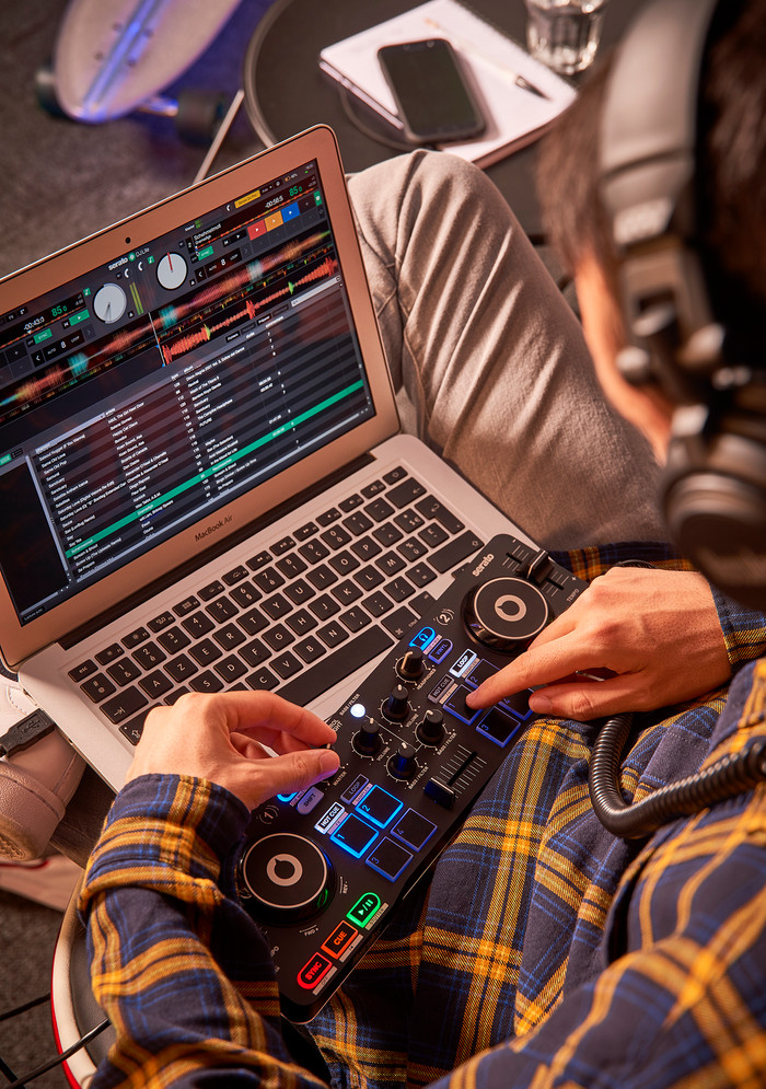 Hercules DJControl Starlight product in use