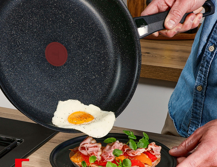 Tefal Ceramic Control Grey Schmorpfanne 24 cm + Deckel produkt in gebrauch