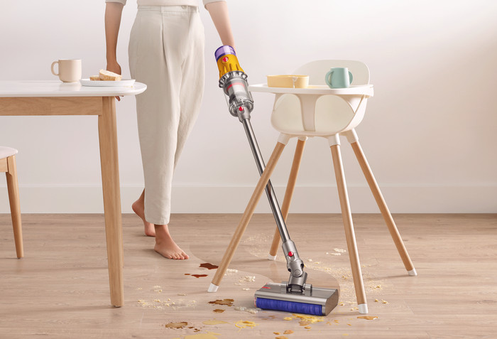 Dyson V12s Detect Slim Submarine produkt in gebrauch