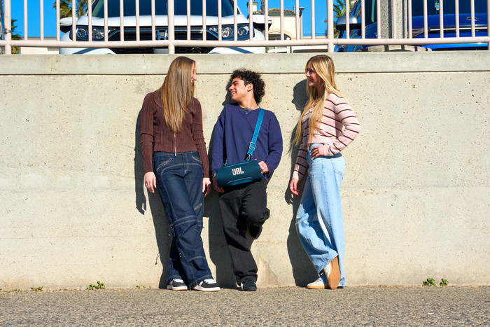 JBL Xtreme 5 Blau produkt in gebrauch