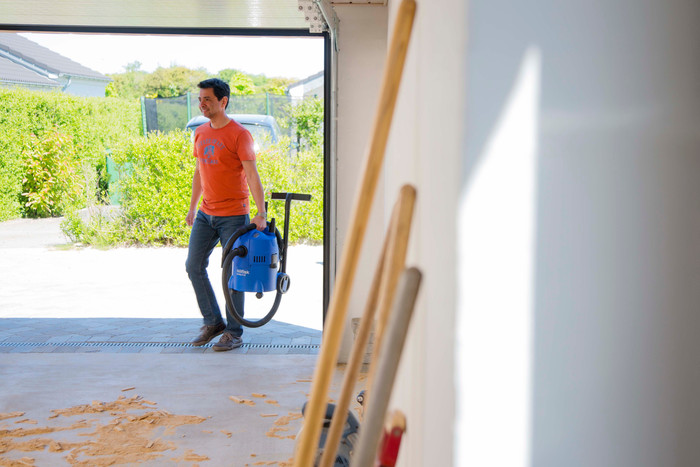 Nilfisk Buddy II 12 product in use