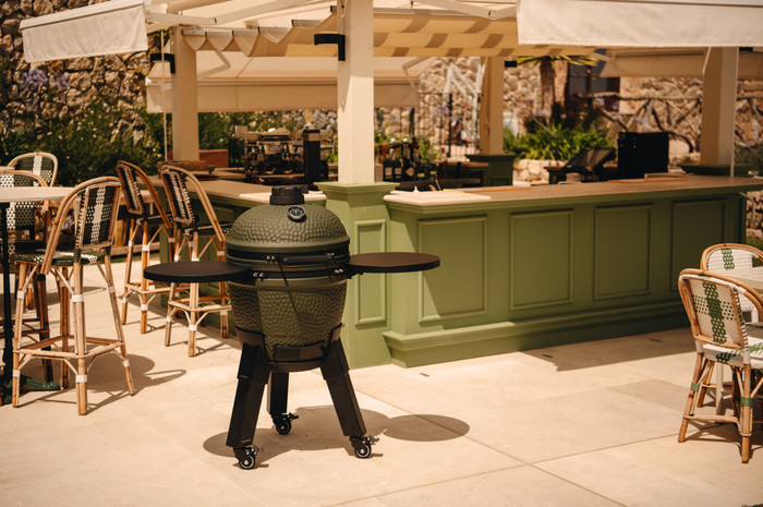 Moddern Green Complete product in use