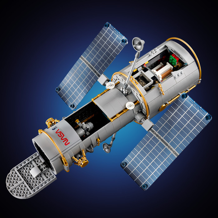 LEGO Icons Hubble-Weltraumteleskop 11382 detail