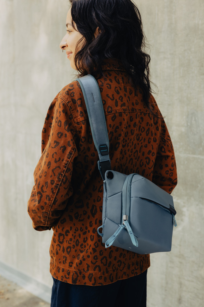 Peak Design Everyday Sling 3 l Ocean produkt in gebrauch