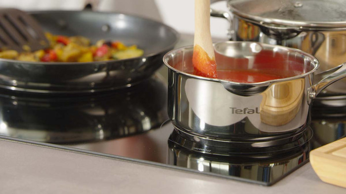 Tefal Duetto+ 4-teiliges Topfset produkt in gebrauch