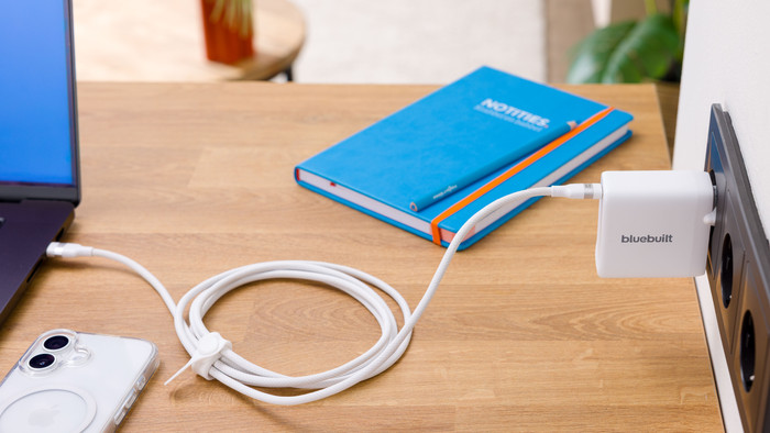 BlueBuilt 100W GaN USB-C Charger White product in use