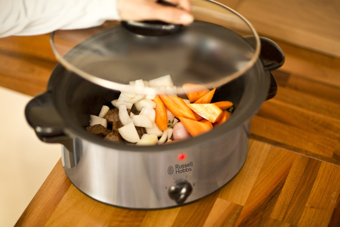 Russell Hobbs Cook at Home Searing Slowcooker 3,5 l produkt in gebrauch
