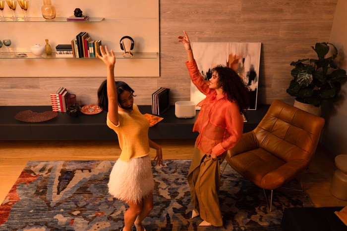 Denon Home 400 Silver product in use