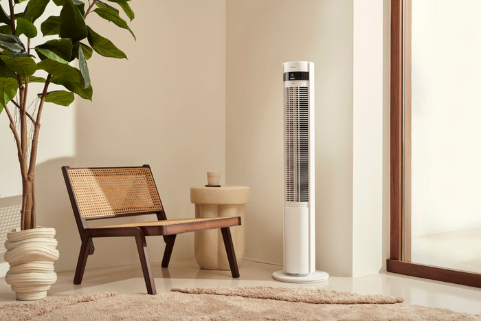 Duux Elevate Smart White product in use