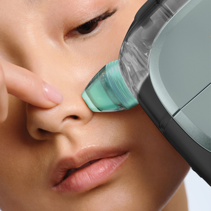 Shark FacialPro Glow + DePuffi FH320EUBK Schwarz produkt in gebrauch