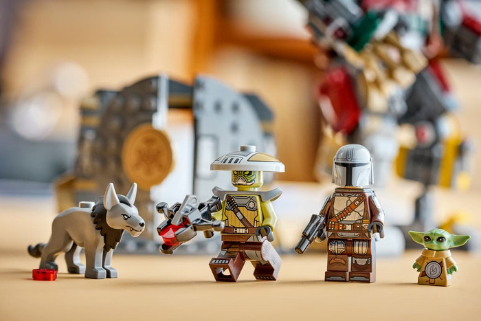 LEGO Star Wars Hutt Palace Sentry Droid Showdown 75451 product in use