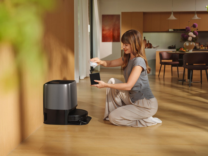 Roborock Saros 20 Neo Black produkt in gebrauch