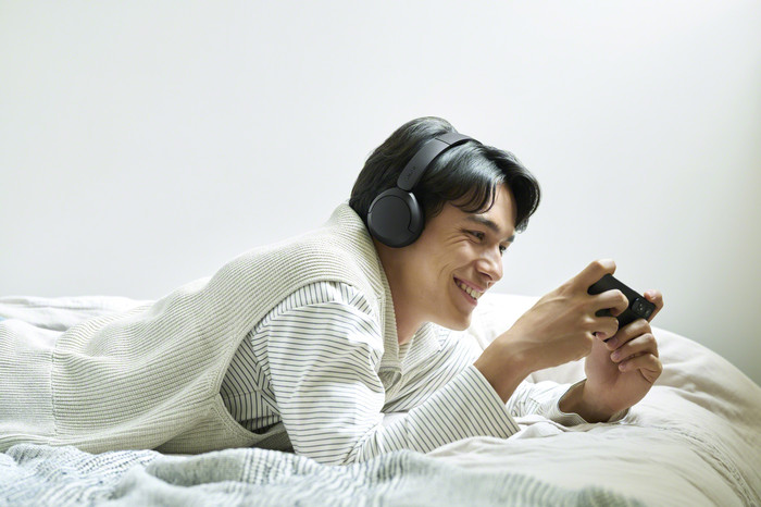 Sony WH-CH530 Black product in use