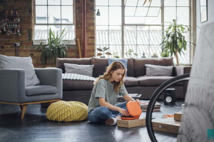 BLACK+DECKER BCF611CK-QW product in use