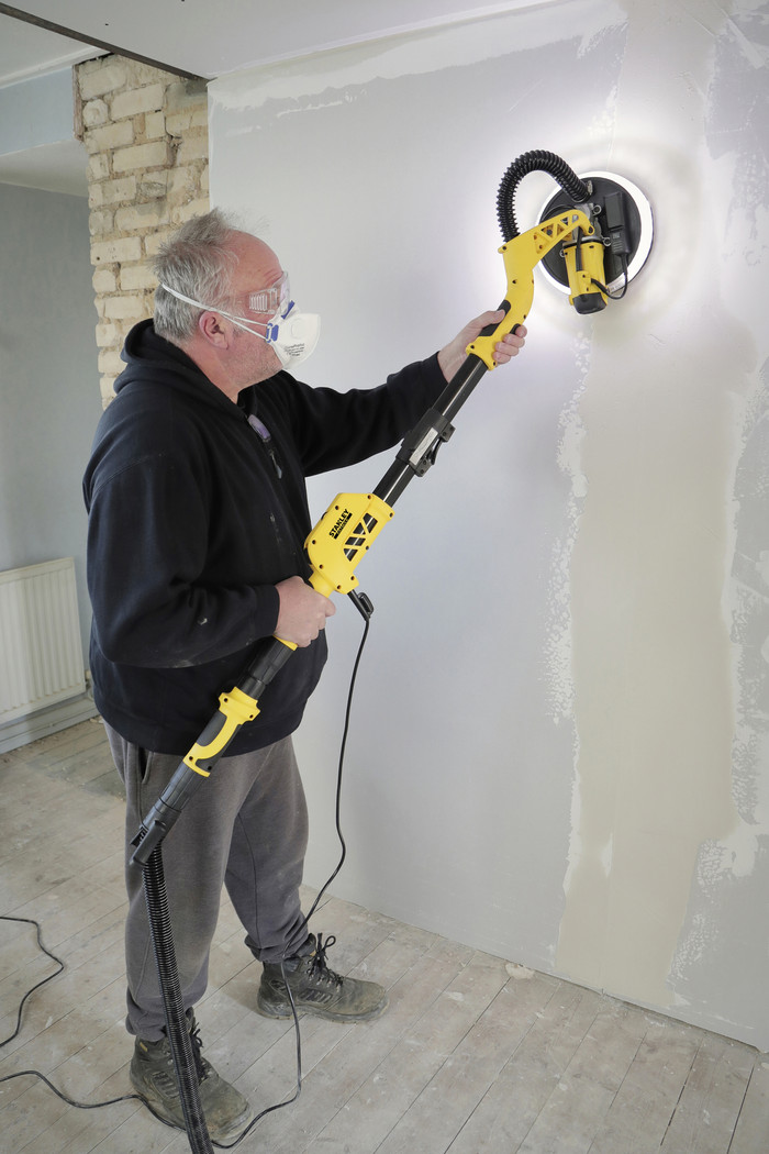 Stanley Fatmax SFMEE500S-QS + Irwin Mesh Schleifgitter 225 mm K120 (5x) produkt in gebrauch