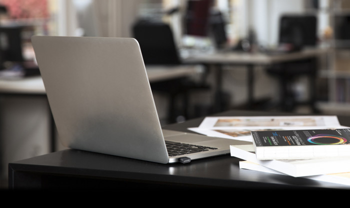 Seagate Expansion Portable 5 TB + Samsung Fit Plus USB 64 GB produkt in gebrauch