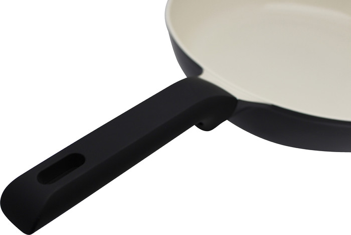 ELO Colorio Pastell CA casserole dish 28cm black detail
