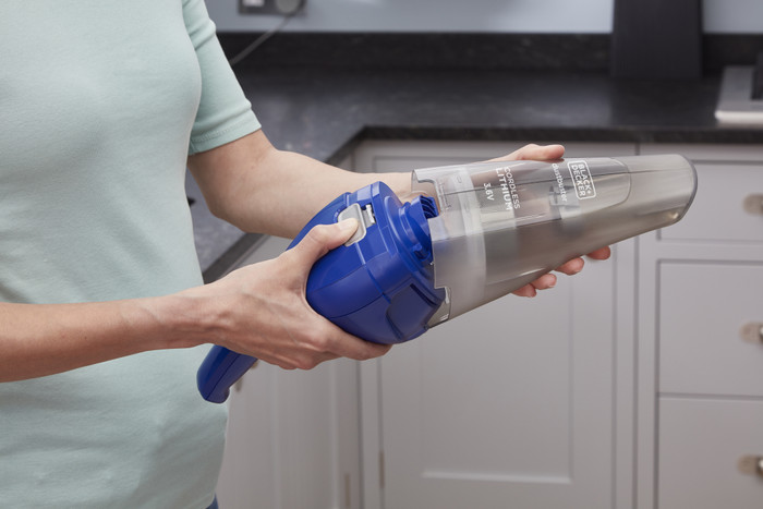 BLACK+DECKER NVC115WA-QW produkt in gebrauch