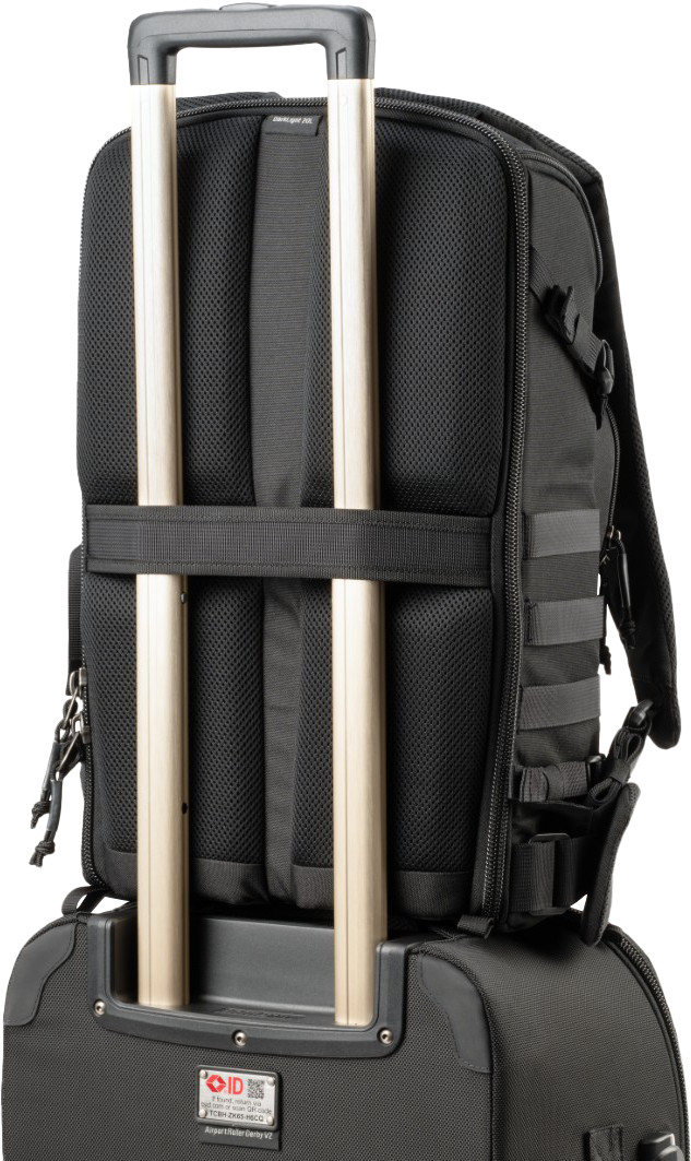 Think Tank DarkLight Reiserucksack 20L Schwarz detail