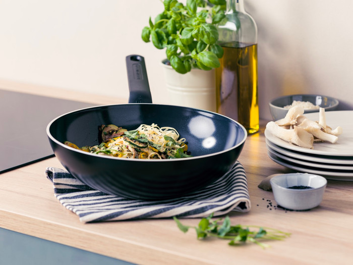 BK Infinity Open Wok 28 cm produkt in gebrauch