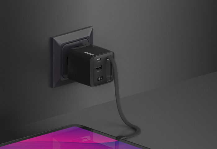 Sitecom 65W GaN Ladegerät mit ausziehbarem Kabel produkt in gebrauch