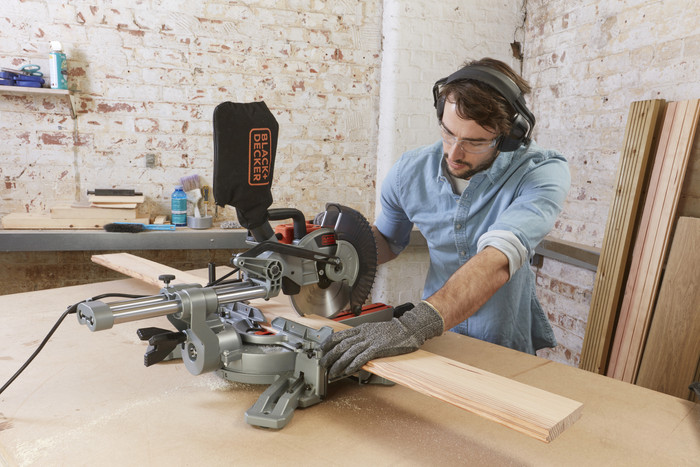 BLACK+DECKER BES700-QS + Untergestell produkt in gebrauch