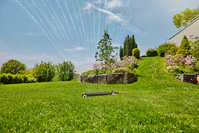 Gardena Comfort FLEX 1/2 30 m CleverRoll M Large Regnerset produkt in gebrauch