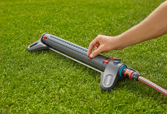 Gardena Comfort FLEX 1/2 30 m CleverRoll M Large Regnerset produkt in gebrauch