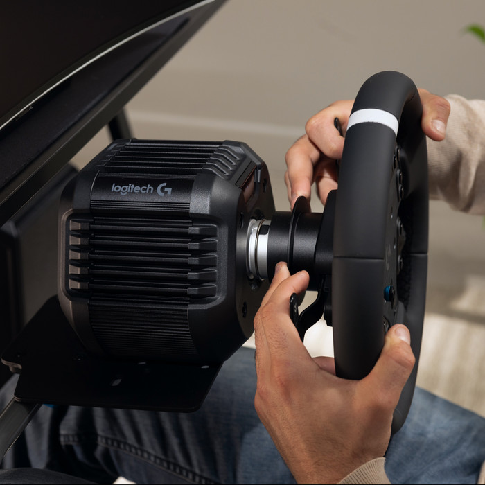 Logitech G RS50 SE System PC + RS Pedale produkt in gebrauch