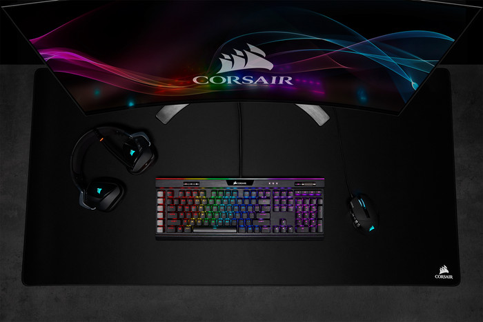 Corsair Scimitar Elite RGB Gaming-Maus produkt in gebrauch
