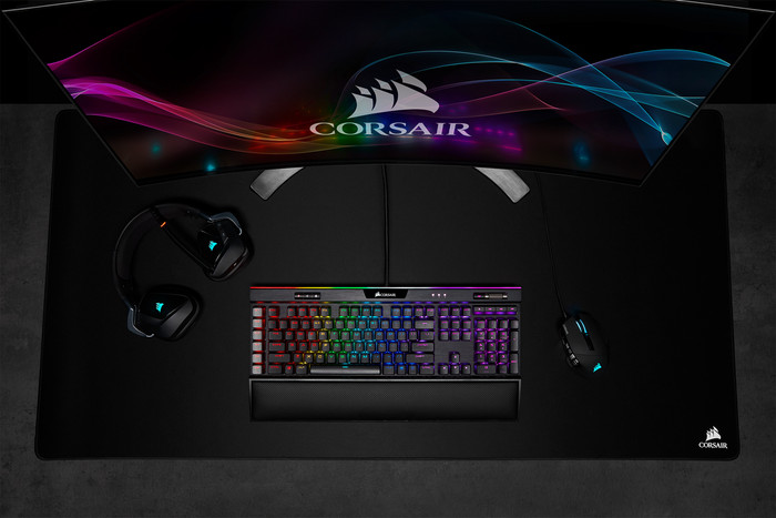Corsair Scimitar Elite RGB Gaming-Maus produkt in gebrauch