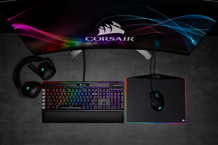 Corsair Scimitar Elite RGB Gaming-Maus produkt in gebrauch