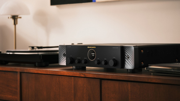 Marantz MODEL 70 Black product in use