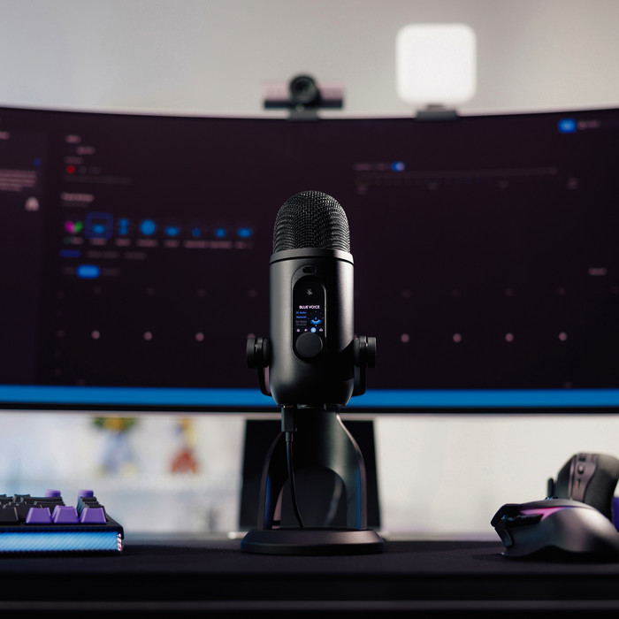 Blue Yeti 2 Black product in use