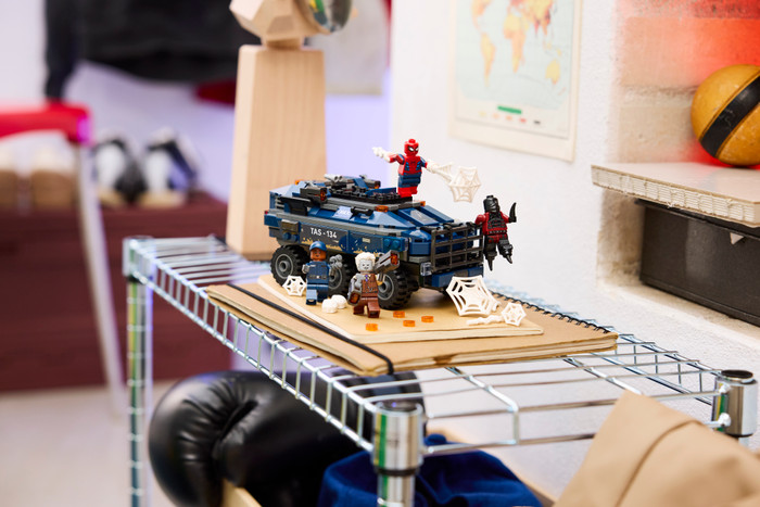 LEGO Marvel Spider-Man Jagt den Gefängnistransporter 76349 produkt in gebrauch