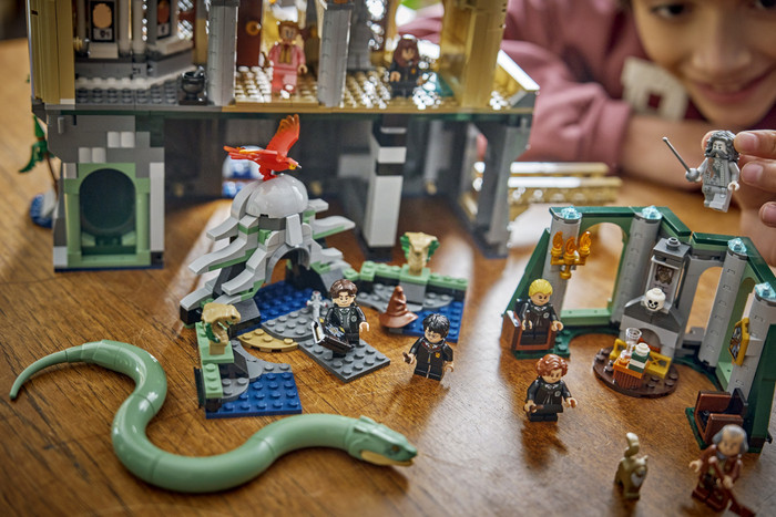 LEGO Harry Potter Schloss Hogwarts: Ostflügel 76473 produkt in gebrauch