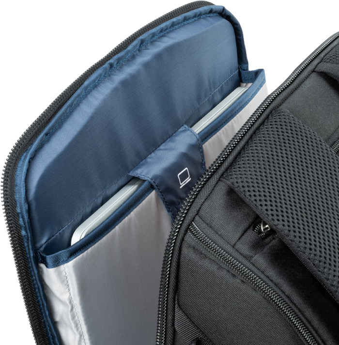 Think Tank DarkLight Reiserucksack 20L Schwarz vorne