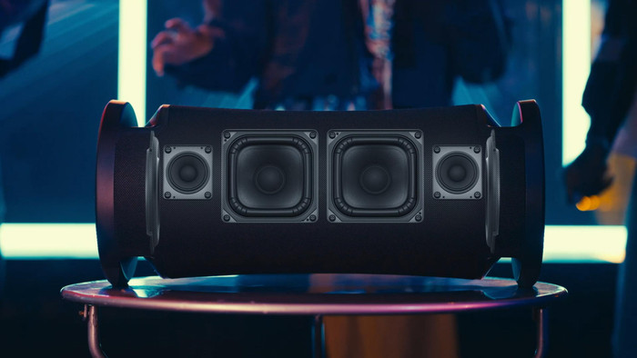Sony ULT Field 7 Black product in use