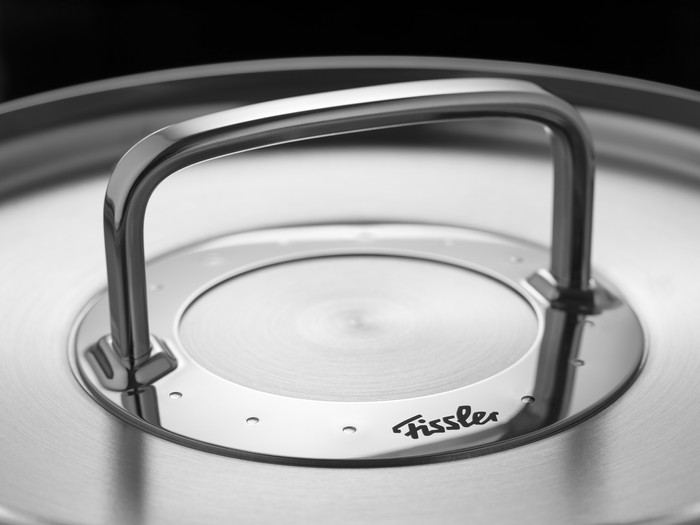 Fissler Original-Profi Collection Topf- und Pfannenset 5-teilig + Servierpfanne 24 cm detail