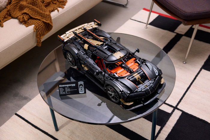LEGO Technic Koenigsegg Sadair's Spear Hypercar 42232 produkt in gebrauch