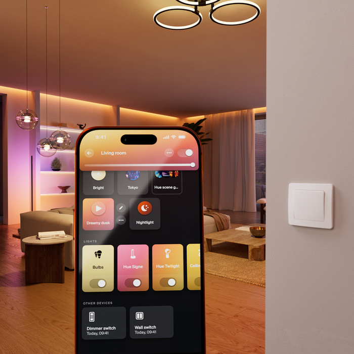Philips Hue Kabelgebundenes Wandschaltermodul für Smart-Lampen Doppelpack produkt in gebrauch