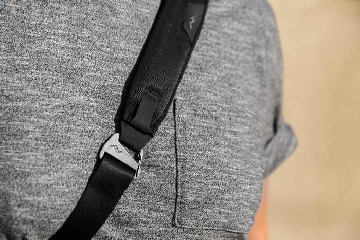 Peak Design Everyday Sling 3L v3 Black product in use