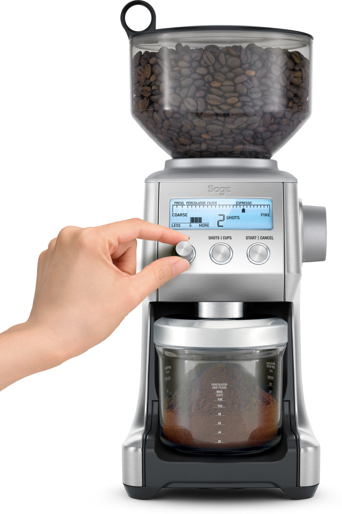Sage the Bambino Stainless Steel + Kaffeemühle produkt in gebrauch