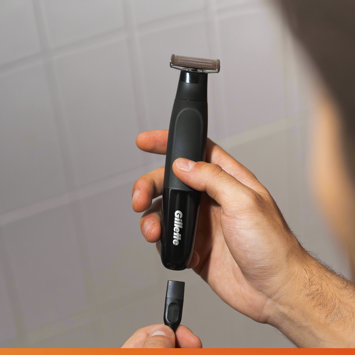 Gillette Fusion One Hybrid product in use