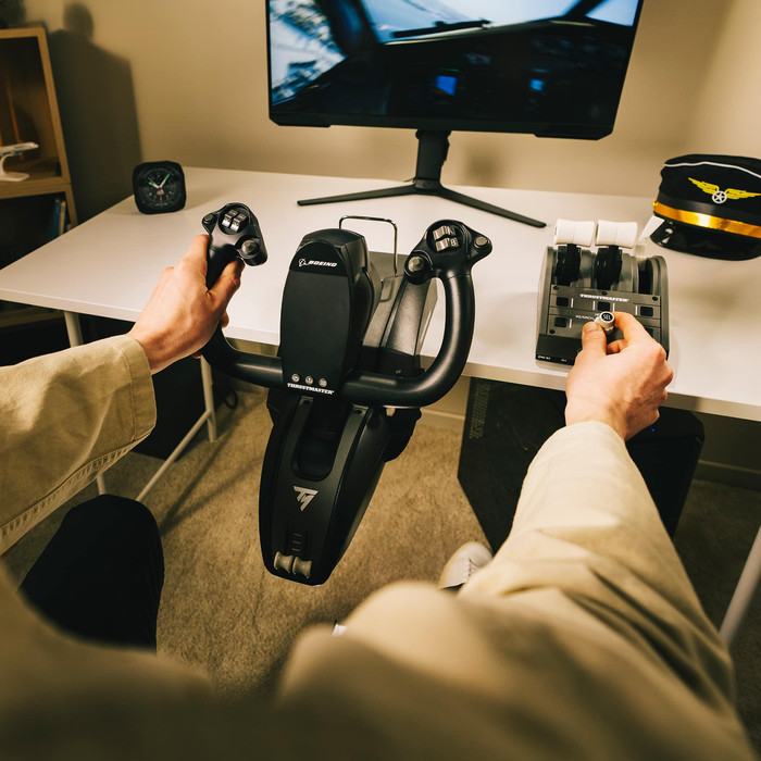 Thrustmaster TCA Yoke Pack Boeing Edition produkt in gebrauch