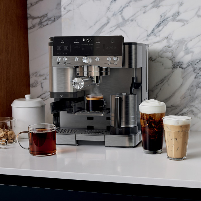 Ninja Luxe Café Premier Plus ES655EU product in use