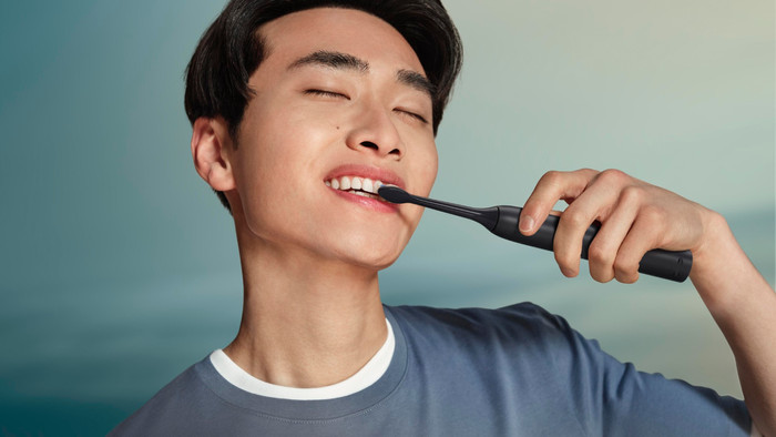 Philips Sonicare 3100 Series HX4033/32 Schwarz produkt in gebrauch