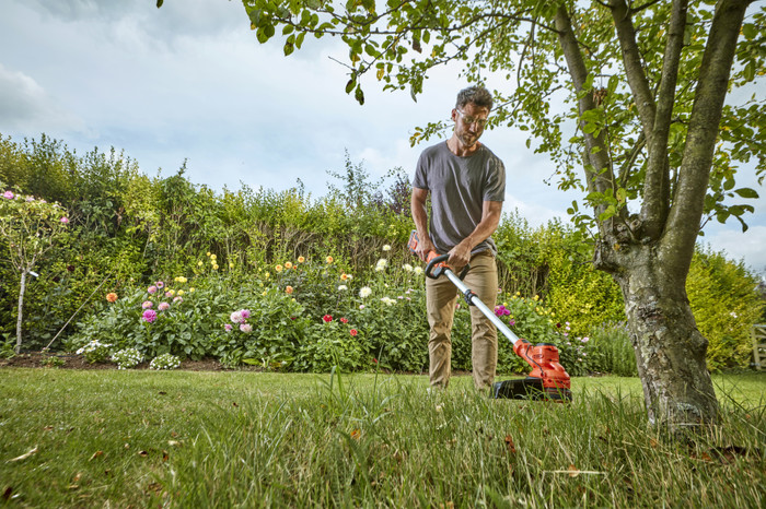 BLACK+DECKER BCSTA536L1-QW product in use